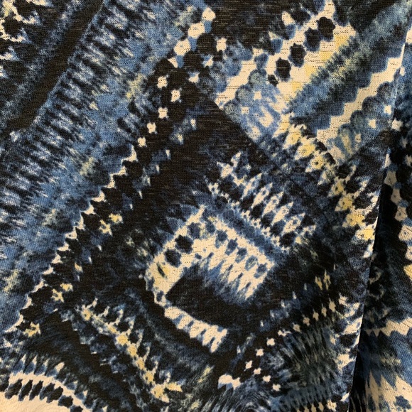 Top with Multiple Shades of Blue size 1X by GRACE - Picture 5 of 6